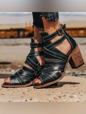 Freebird by Steven Claw Sandals in Black Size 11